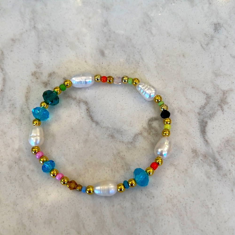 Beaded elastic bracelet